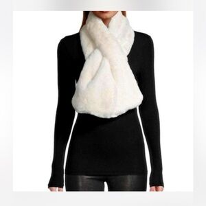 NWT Apparis Elegant White Faux Fur Scarf